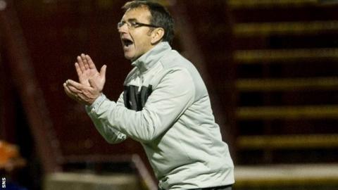 Hibs boss Pat Fenlon