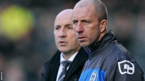Rochdale manager John Coleman (l) and assistant manager Jimmy Bell
