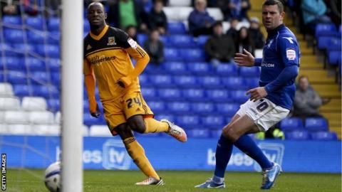 Sone Aluko (left) scoring for Hull City