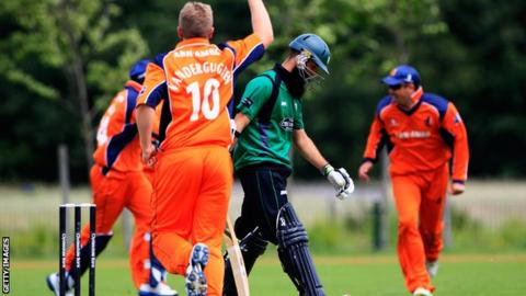 Netherlands playing Worcestershire in the 2012 CB40