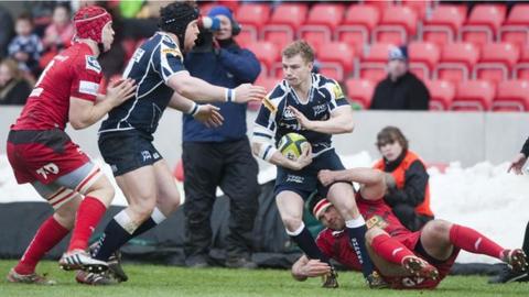 Dwayne Peel in action for Sale Sharks versus the Scarlets