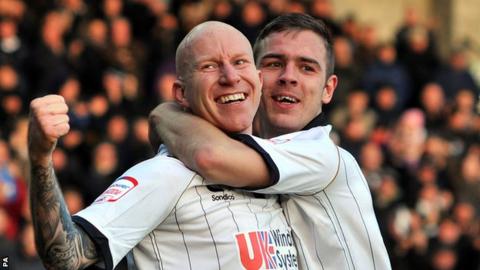 Lee Hughes