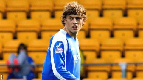 St Johnstone midfielder Murray Davidson