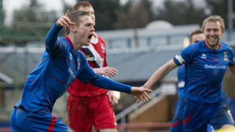 Highlights - Inverness CT 2-1 Ross County