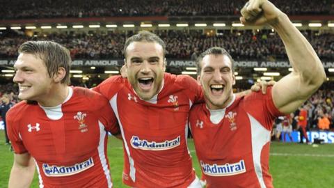 Jamie Roberts (centre) with team-mates Dan Biggar and Sam Warburton