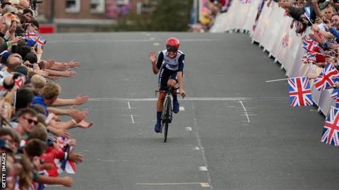 Lizzie Armistead during the women's individual time trial at the London Olympic games