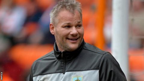 Brian Jensen leaves Burnley after 10 years with the club - BBC Sport