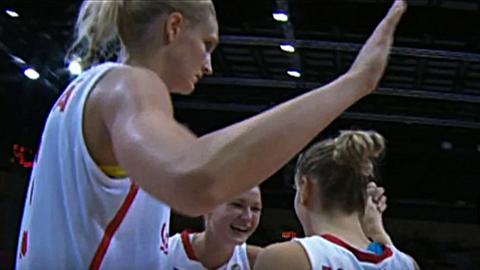 Czech Republic players celebrate victory over Great Britain