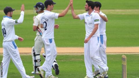 Mark Footitt & Derbyshire celebrate