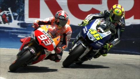 Marc Marquez passes Valentino Rossi at 'The Corkscrew'