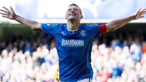 Lee McCulloch celebrates