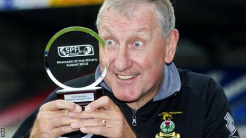 Terry Butcher with his award