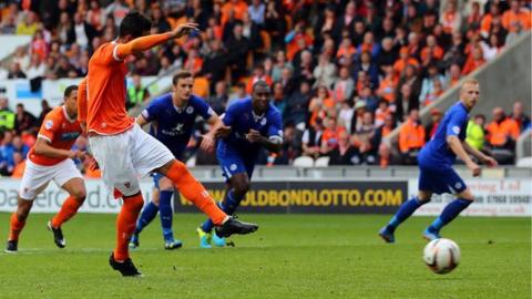 Tom Ince scores a penalty