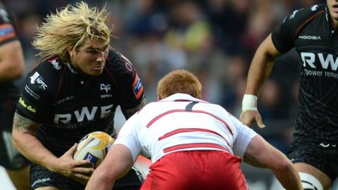 Richard Hibbard takes on Edinburgh captain Roddy Grant