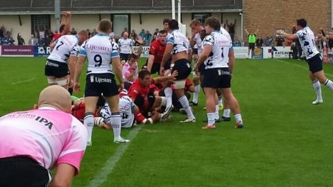 Jersey score a try against Bedford