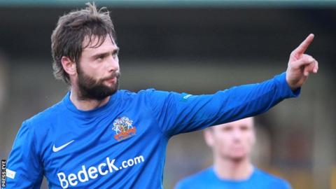 Glenavon player-manager Gary Hamilton