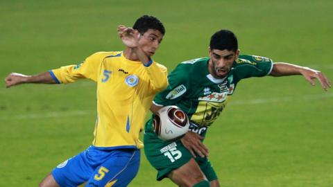 Mohamed Amine Aoudia (right)