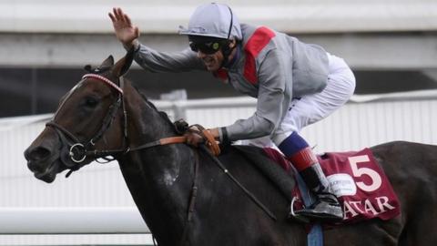 Frankie Dettori winning the Prix Vermeille at Longchamp