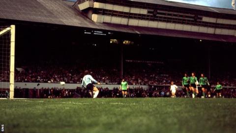 Bayern Munich's Franz Roth scores against St Etienne in extra time