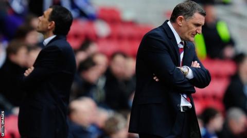 Tony Mowbray (right)