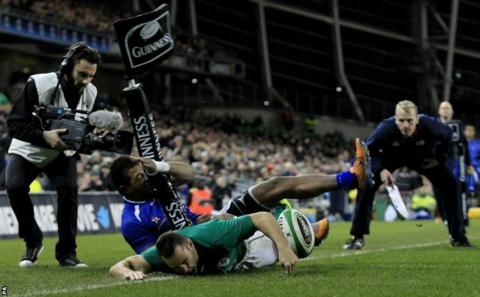 Dave Kearney goes over in the corner against Samoa
