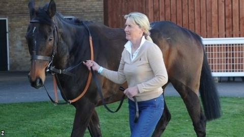 Trainer Sue Smith with Auroras Encore