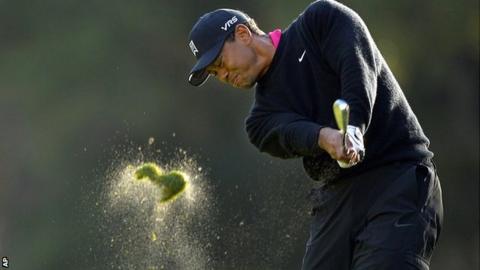 Tiger Woods in second-round action at the Sherwood Country Club