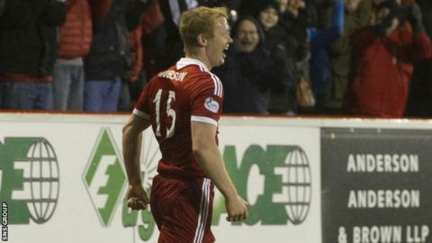 Barry Robson celebrates his goal against St Mirren
