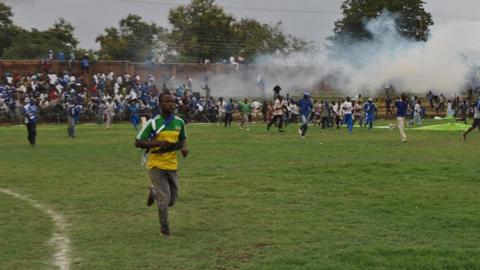 Crowd trouble at Malawi league game between Mighty Wanderers and Silver Strikers