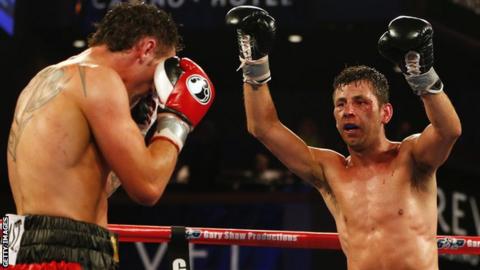Darren Barker celebrates against Daniel Geale