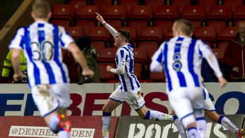 Robbie Muirhead scores