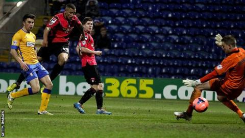 Jonson Clarke-Harris scores for Oldham