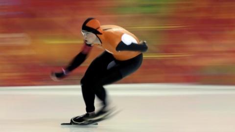 Dutchman Sven Kramer successfully defends his Olympic 5000m speed skating title