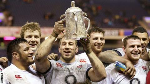 England captain Chris Robshaw with the Calcutta Cup