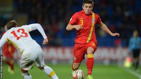 Declan John in action for Wales