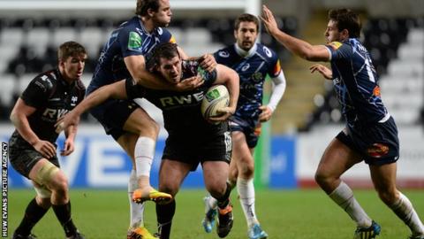 Ospreys prop Ryan Bevington
