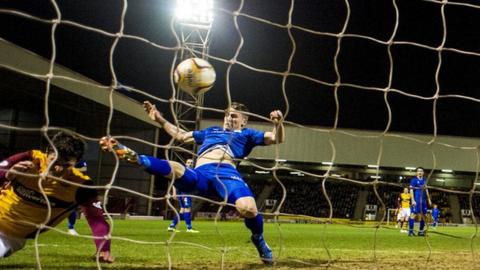 John Sutton scores for Motherwell against Inverness