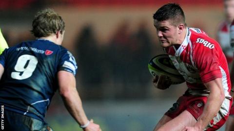 Tavis Knoyle takes on Scarlets for Gloucester
