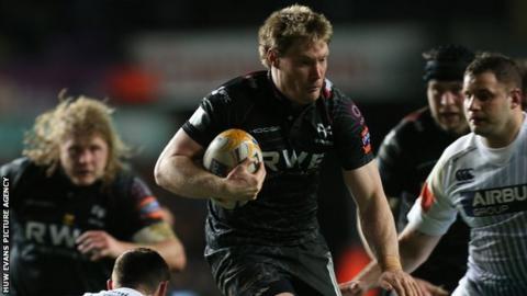 Jonathan Spratt on the attack for the Ospreys