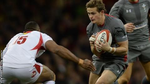 Wales and Dragons' Hallam Amos