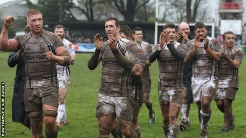 Pontypridd players celebrate victory over Cornish Pirates