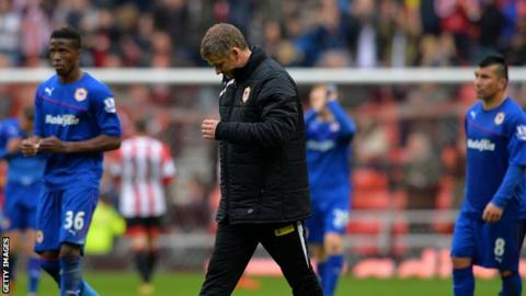 Ole Gunnar Solskjaer and his Cardiff players at the end of the defeat at Sunderland