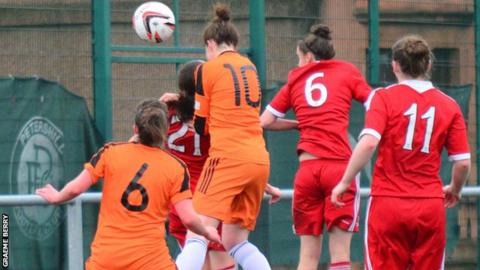 Suzanne Lappin scores for Glasgow City against Aberdeen