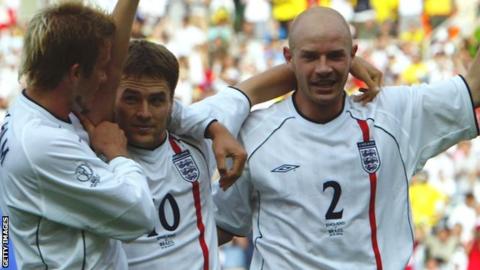 David Beckham, Michael Owen and Danny Mills playing for England