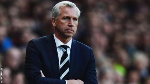 Newcastle United manager Alan Pardew