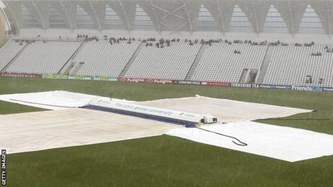 Rain at Trent Bridge