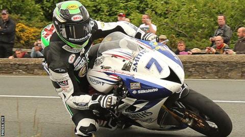 Gary Johnson on his way to Supersport victory