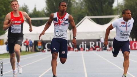 Chijindu Ujah (centre)
