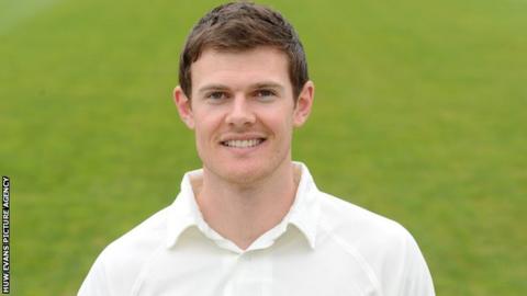 Middlesex bowler James Harris
