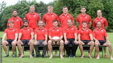 Wales seven squad photograph ahead of Glasgow